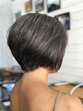 アルール バイ フェローズ(ARULE by fellows) 人気の前下がりショート