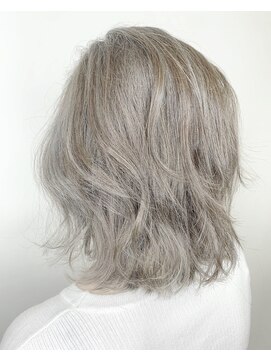 トリニティ(trinity) 外国人風バレイヤージュロブ☆大人Style