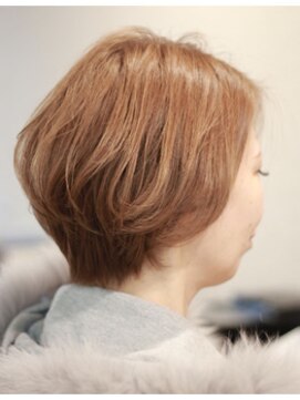 ハロ 蕨(HALO) ふんわりショートボブ