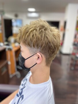 ファイン 美容室 深川店(FINE) 20代30代メンズツーブロック清潔感ハイトーンベージュ