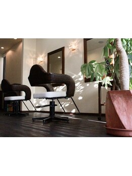 －理容室×美容室...”Jenuse”－苫小牧で大人気サロンが遂にHot Pepperに。