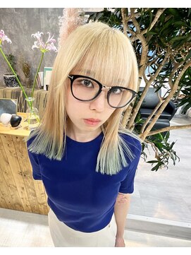 イコ(.ico) blond × pale green