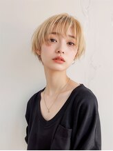 アンヘアー(UNHAIR by shiomiH) 大人かわいい小顔ひし形金髪ショートボブ
