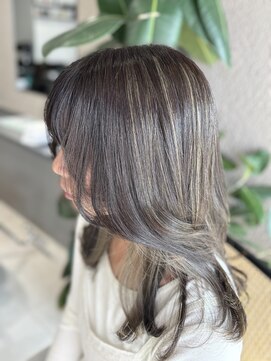 シアン 橋本南口店(SHIAN) 春夏ファッションに透明感を！やわらかグレージュカラー