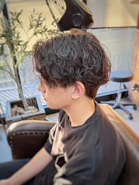 【山本智文】センターパートツイストスパイラルパーマ