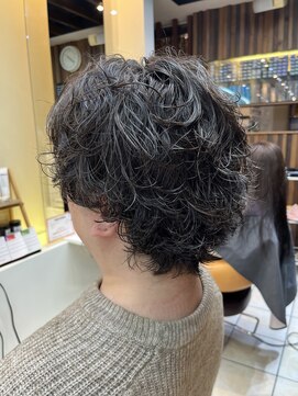 クオリス 上板橋店(QUALIS) 社会人◎ツイストシャドウパーマ×センターパートで好印象