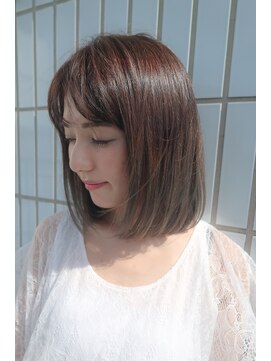 オーストヘアー リュウール(Aust hair Lueur) 伸ばしかけボブ_ストリートスタイル