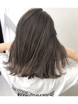 クールブ(Courbe) 透明感たっぷり♪柔らかベージュカラー