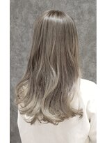 パシフィックダズールコウベウエスト(Pacific Dazzle Kobe west)&nbsp;支持率No1のシルバー系グラデーション