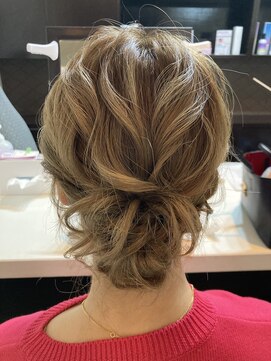 アールイー(Re:) フォーマルにもおすすめルーズアップ