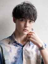 カライングドゥ(ing deux)&nbsp;スーツ短髪ツーブロック束感モテる黒髪シークレットパーマ流行