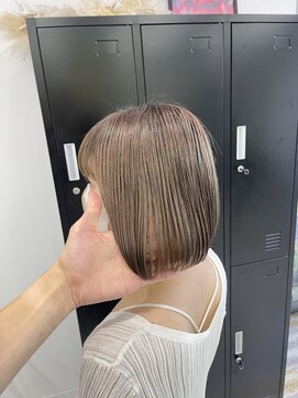 アフューズバイストゥー(Vfuse by StueW) サラさらグレージュ[倉敷][岡山][ハイライト][バレイヤージュ]