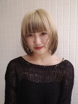 ヨー(Yoh-)&nbsp;【デザインカラー/阿部達哉】ブリーチ/ハイトーン/前髪カット
