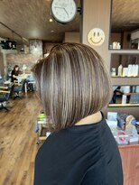 ロイズ ヘアデザイン アンド スパ(LOES) 白髪ぼかしハイライト×シルバーベージュ