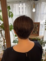 インビテーション(invitation) 癖毛を扱いやすくするあまめ刈り上げショート