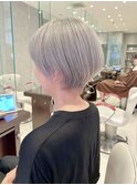 earthショートレイヤーボブミルクティー丸みショートボブ