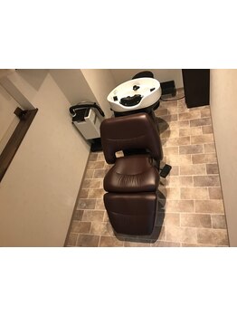 ヘッドスパ専用のVIPシャンプールームも完備◎寛ぎの空間でゆったり過ごす至高のサロンタイム―♪