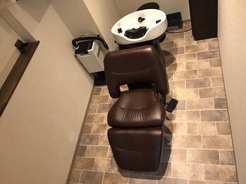 イル クオーレ(il cuore)の写真/ヘッドスパ専用のVIPシャンプールームも完備◎寛ぎの空間でゆったり過ごす至高のサロンタイム―♪