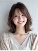 ナチュラル外ハネミディ × 柔らかシースルーバング