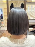ツヤ際立つ、縮毛矯正ミニボブ
