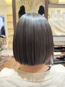 クリック 五井店(CLiC) ツヤ際立つ、縮毛矯正ミニボブ