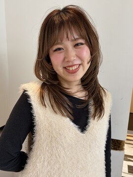 ビファインクーアヴェダ(Be fine coo AVEDA) 前髪あり レイヤーたっぷり似合わせカット ナチュラルベージュ