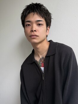 デコ(DECO)の写真/似合わせ技術の高い【スパイキーショート】と【無造作な質感のパーマ】で、周りと差のつく男性へ！