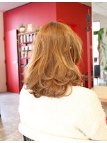 エッセンシャルルックス(Essential Looks) ミディアムレイヤースタイル