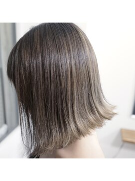 ティヒ(tihi) 切りっぱなし×バレイヤージュ