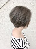 白髪ぼかしイノアカラー×前下がりショート