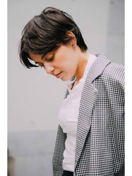 アリウス(ALIUS by posh) 【ALIUS 池袋】ハンサムショート×シアーカラー暗髪