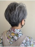 グレイヘアーショート