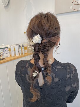 ジジ チーク 栃木(Gigi cheek) ・編みおろしアレンジ