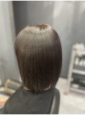 20代30代大人かわいいツヤ感前下がりオン眉ショート
