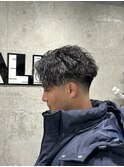 センターパートツイストスパイラルパーマ黒髪刈り上げツイスト