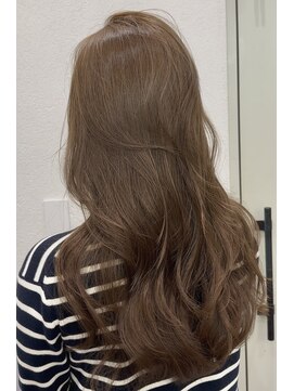 ジーナ 渋谷本店(Zina) やわらかな まろベージュ