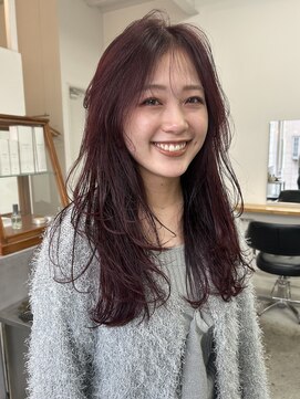 フィル(fil) ロングレイヤーにチェリーレッド