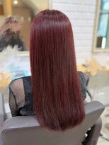 カーラ(Cara)&nbsp;深みレッド × ブリーチなしで育てるカラー