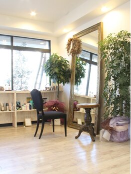 カルムヘアーサロン(calm hair salon)の写真/ずっと通いたい心落ち着く場所◎ただ綺麗にするだけでなく、お客様にとって唯一の居場所でありたい…。