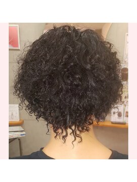 ヘアーファクトリー リュウ(Hair factory RYU) スパイラルパーマ ２ブロ