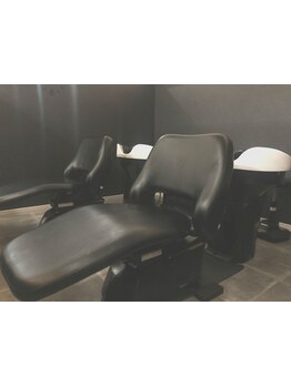 最高級のフルフラットシャンプー台【YUME】で仕事や日々の疲れに癒しを