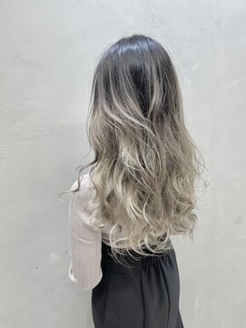 フェリア 松山(Feria) 【Feria松山】ホワイトグレージュ“石田幸輔”