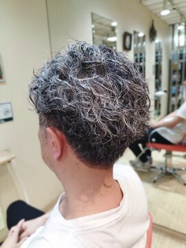 エイチエアー アルファ H'air alfa つつじヶ丘北口店 白髪を活かしたツイストパーマ