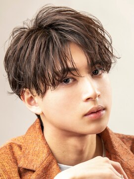 オーシャントーキョー サニー 原宿(OCEAN TOKYO Sunny) 束感マッシュセンターパートコンマバング刈り上げ波巻きパーマ