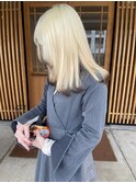 ホワイトブロンドのエンドカラー