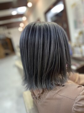 アイズウェスト(I's WEST) シルバーカラー/シャドールーツ/ブリーチカラー