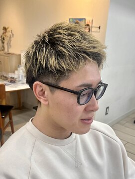 テトラ バイ ネオリーブ 横浜西口店(tetra by neolive) ブリーチ ベージュ 刈り上げショート 横浜