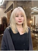 ルーツホワイトブロンド×ベージュ