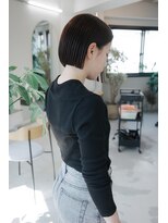 フェイヴィーズ(FavyS)&nbsp;フォルムがキレイな襟足ギリギリ耳かけミニボブ