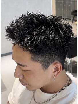 エデアンルクラ 下通(EDEAN Leclat) 熊本 スパイキーショート パーマ 短髪 アップバング MEN'S HAIR